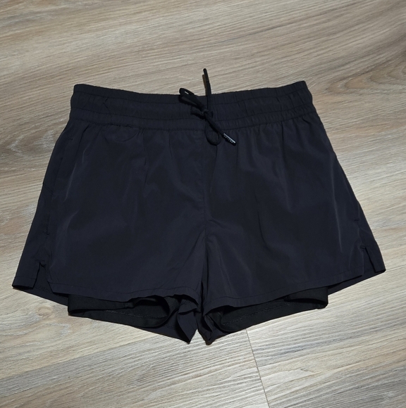 Spyder Black Running Athleisure Built in Biker Shorts Size S - Picture 1 of 11